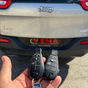 Duplicato chiave con telecomando Jeep Cherokee-4s